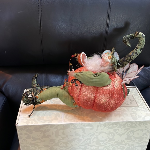 Mark Roberts Pumpkin Pie Fairy Shiny Large - Picture 11 of 16